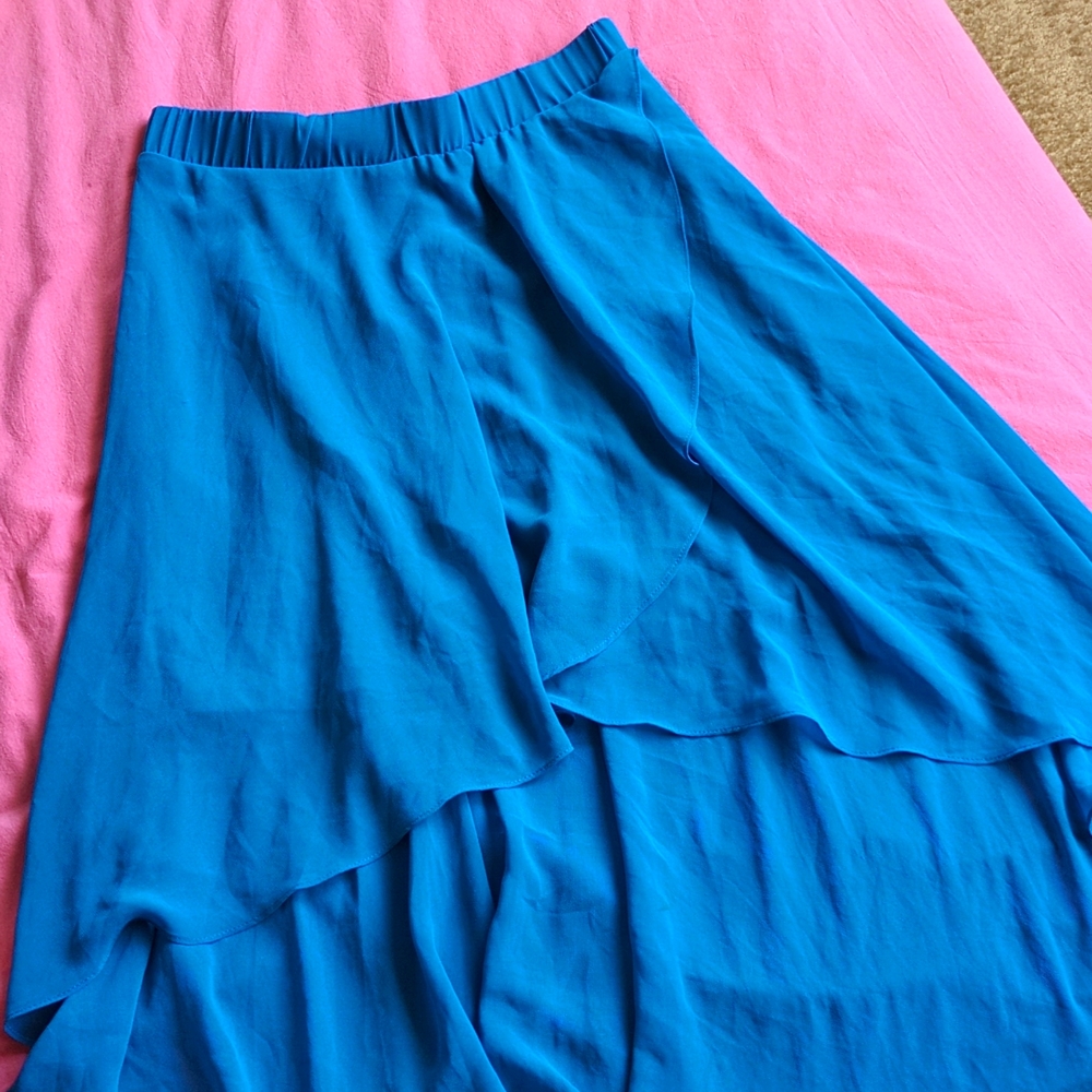 Bebe Vintage high low skirt in chiffon